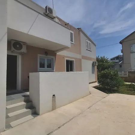 Kate - 200 M From Beach Apartment Vodice