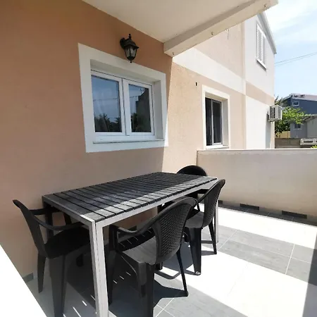 Kate - 200 M From Beach Apartment Vodice