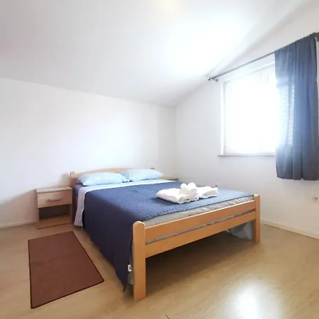 Kate - 200 M From Beach Apartment Vodice