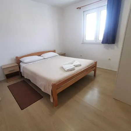 Apartment Kate - 200 M From Beach